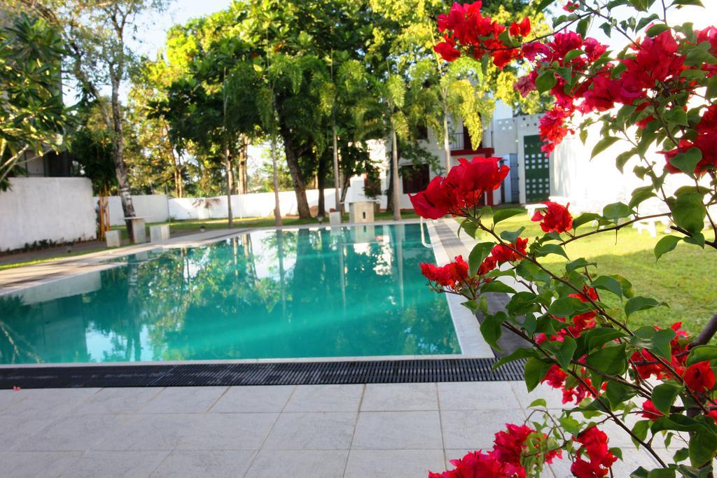 Villa Oak Residencies à Kiribathgoda Extérieur photo